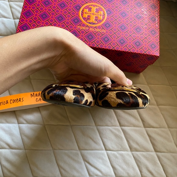Leopard Tory Burch Flats - Picture 2 of 4